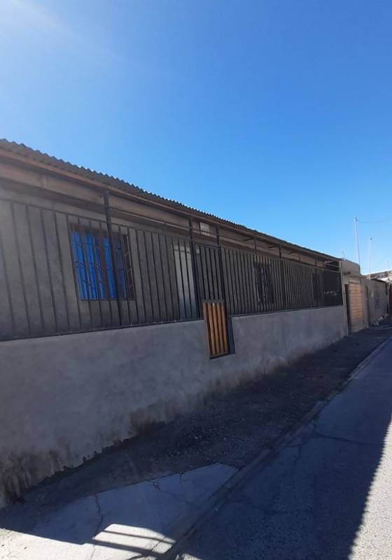 CASA CERCANA A AVDA GRANADEROS...                                        